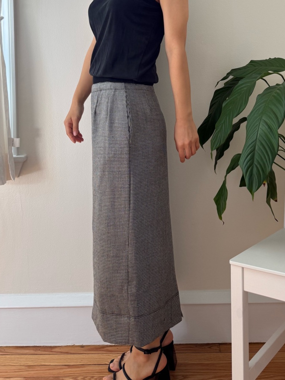 Vintage Harve Benard 100% Wool Black And White Houndstooth Midi Skirt Size 4